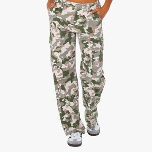 Celebrity Pink Mid Rise Wide Leg Camo Cargo Pants 9/29